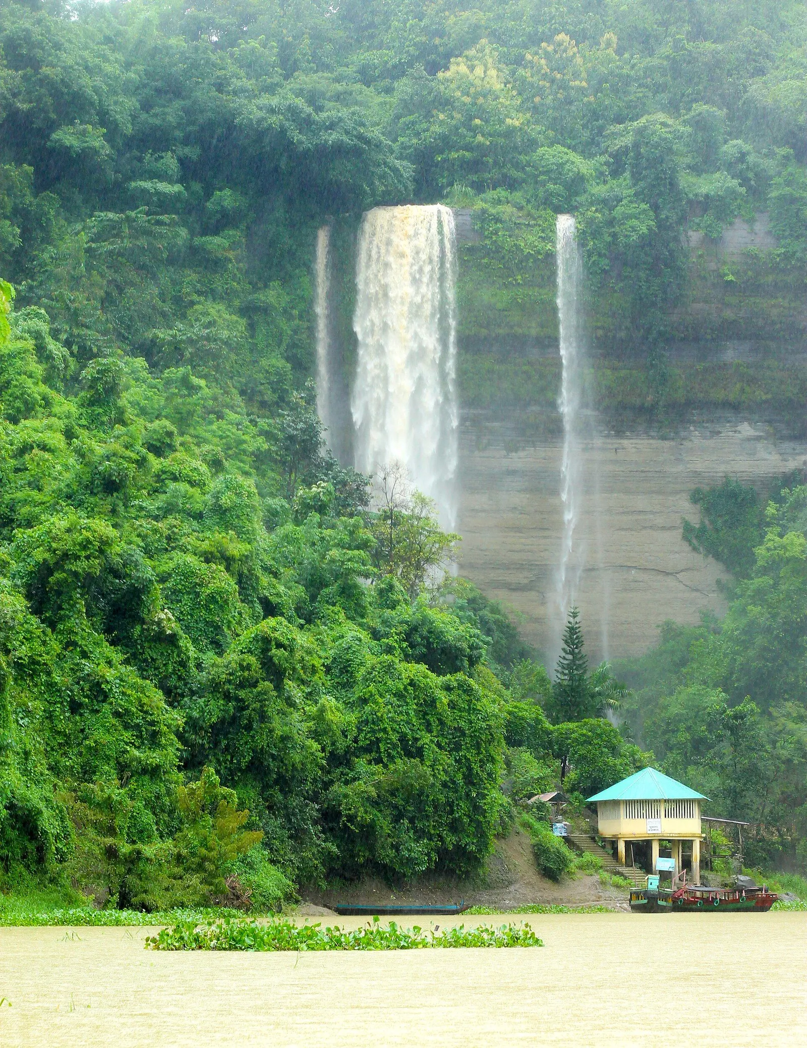 শুভলং ঝর্ণা-এর ছবি