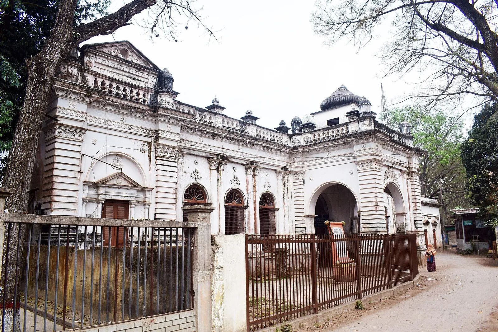 মুক্তাগাছা জমিদার বাড়ি-এর ছবি